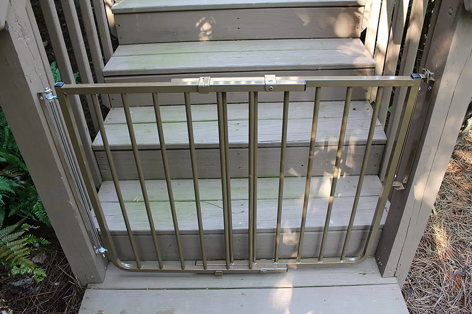 Outdoor Stair Pet Gate - Cardinal Stairway Special Outdoor Pet Gate
