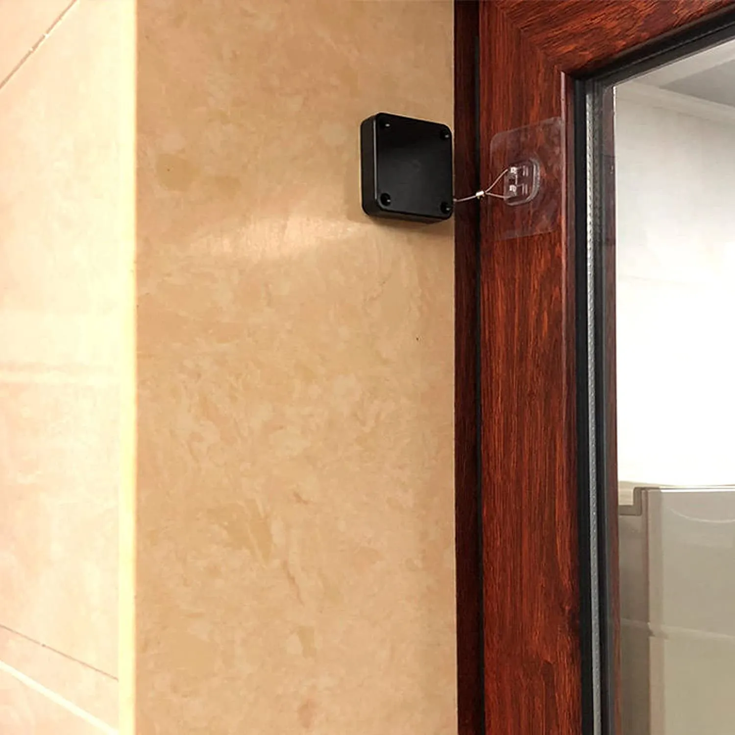 Punch-Free Automatic Door Closer